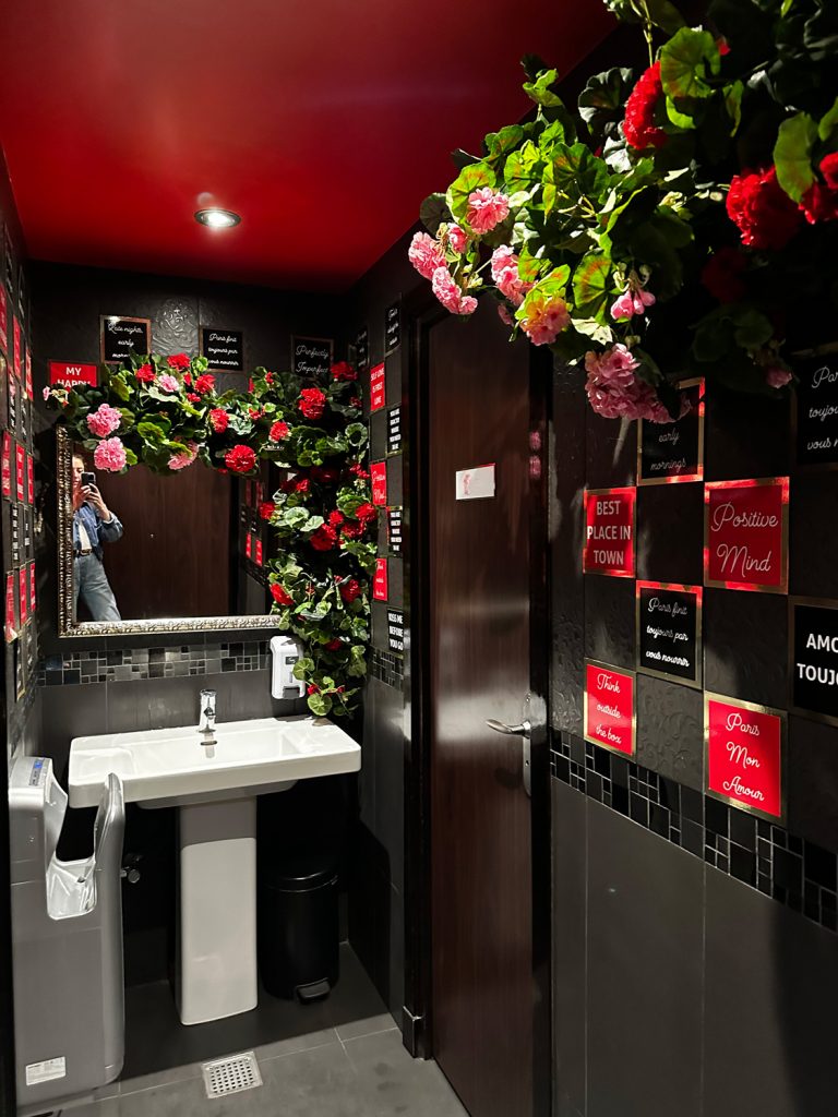 stickers-decoration-vitrine-carrelage-3